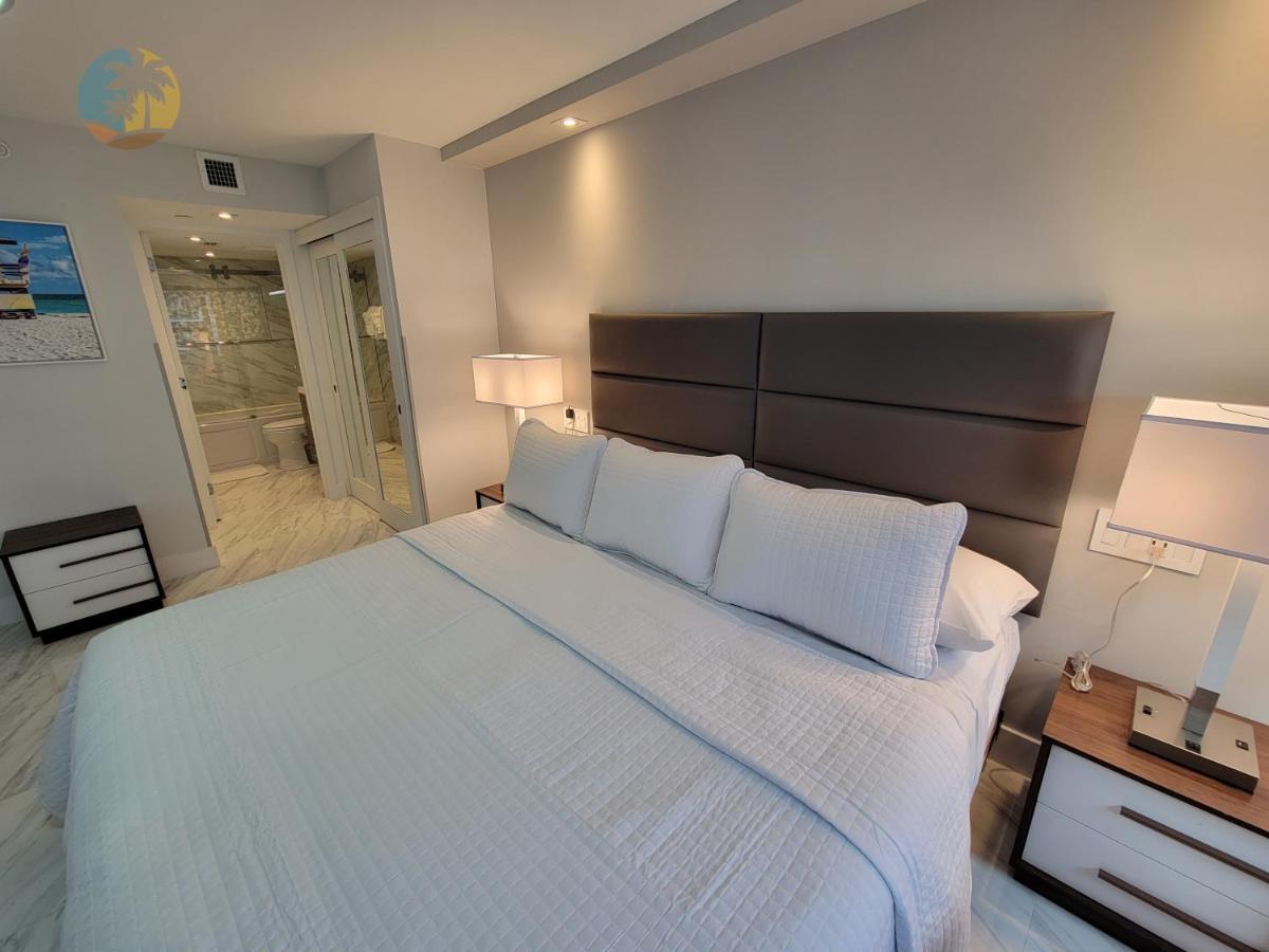 Deluxe Beach Resort - Hora Rentals Маями Бийч Екстериор снимка