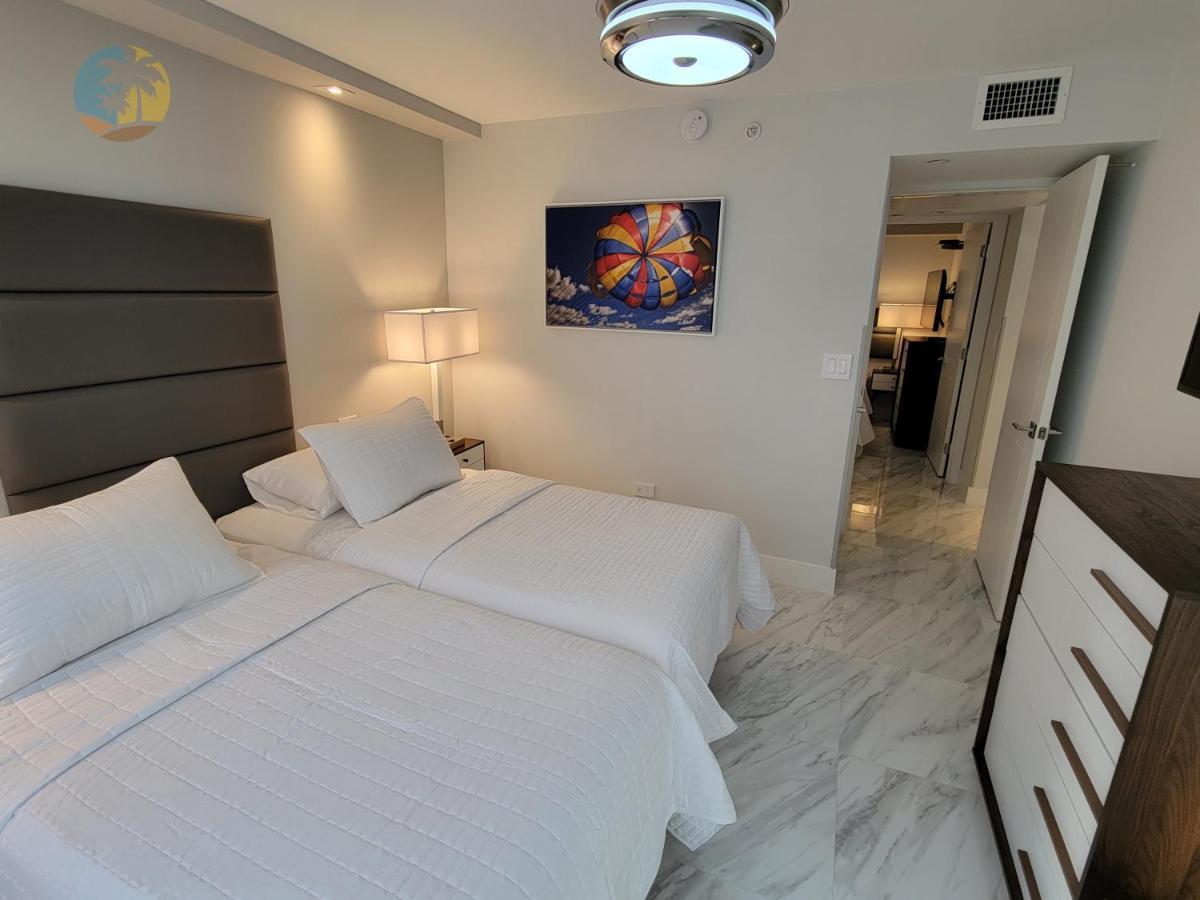 Deluxe Beach Resort - Hora Rentals Маями Бийч Екстериор снимка