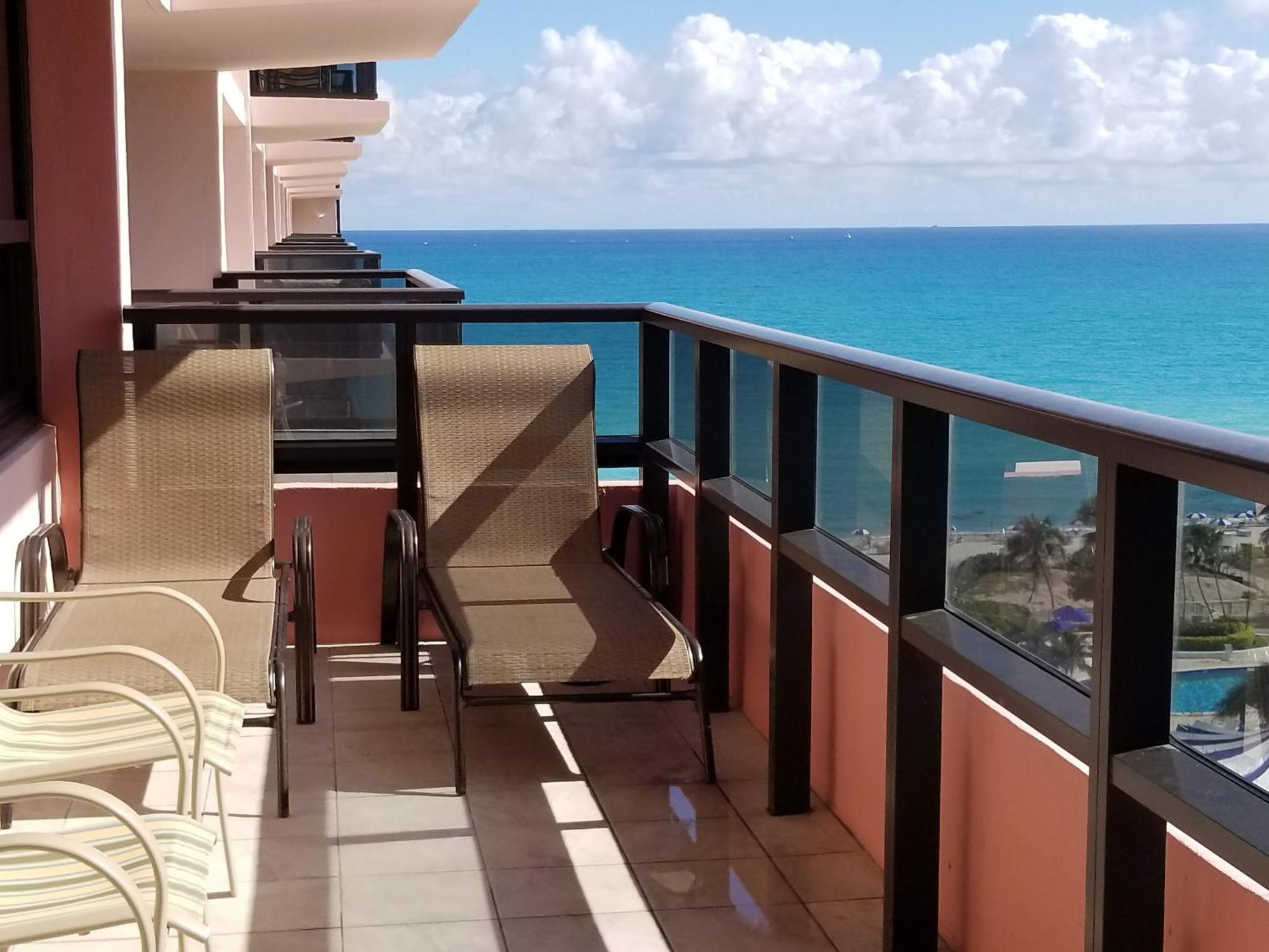 Deluxe Beach Resort - Hora Rentals Маями Бийч Екстериор снимка