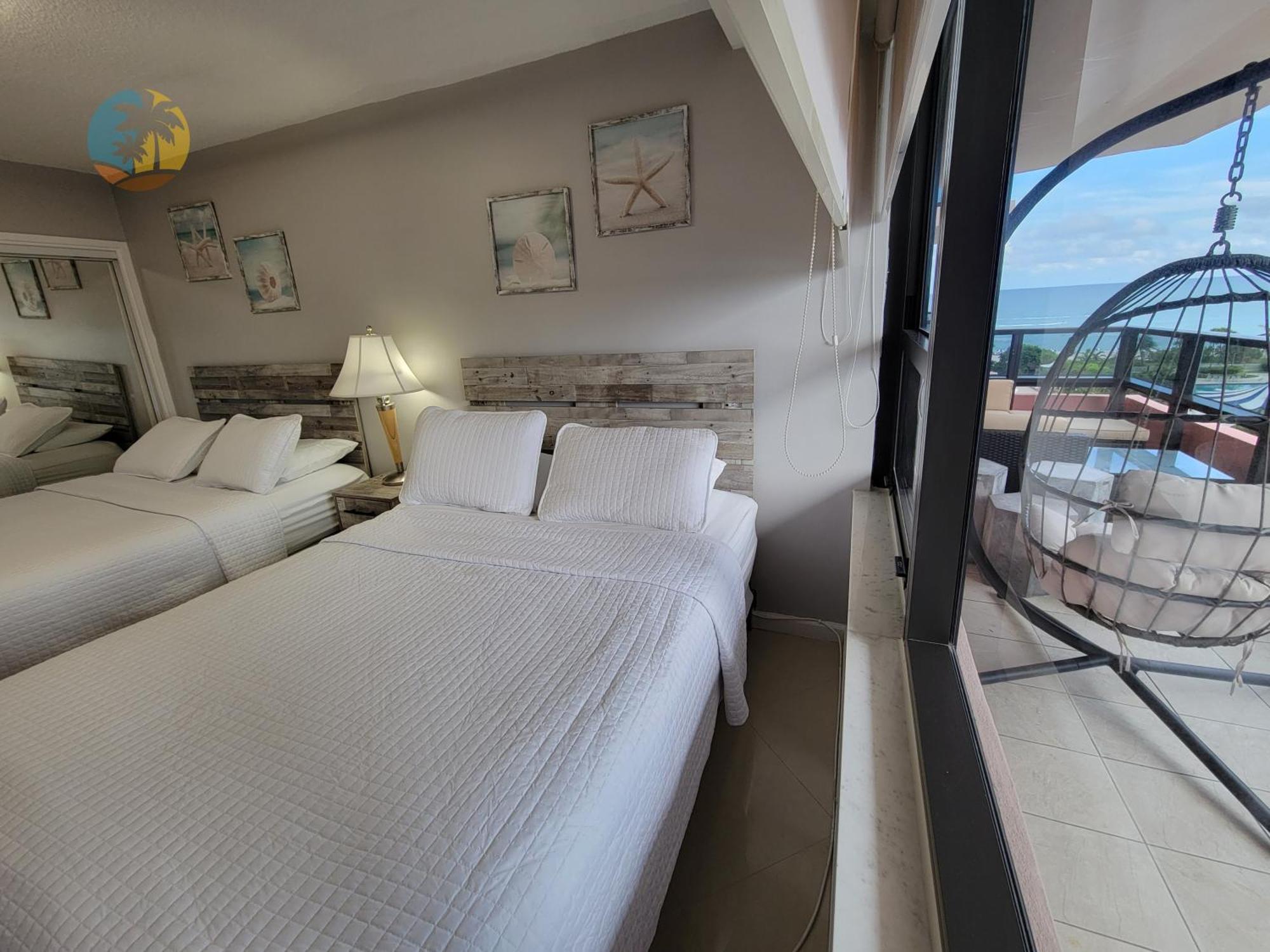 Deluxe Beach Resort - Hora Rentals Маями Бийч Екстериор снимка